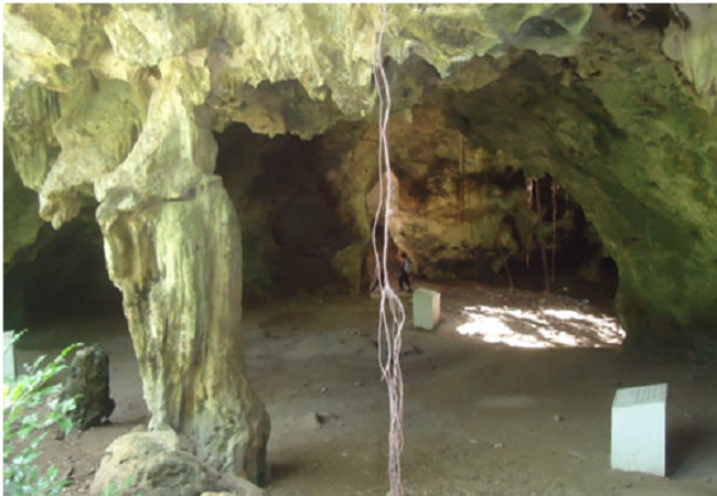 kuumbi cave